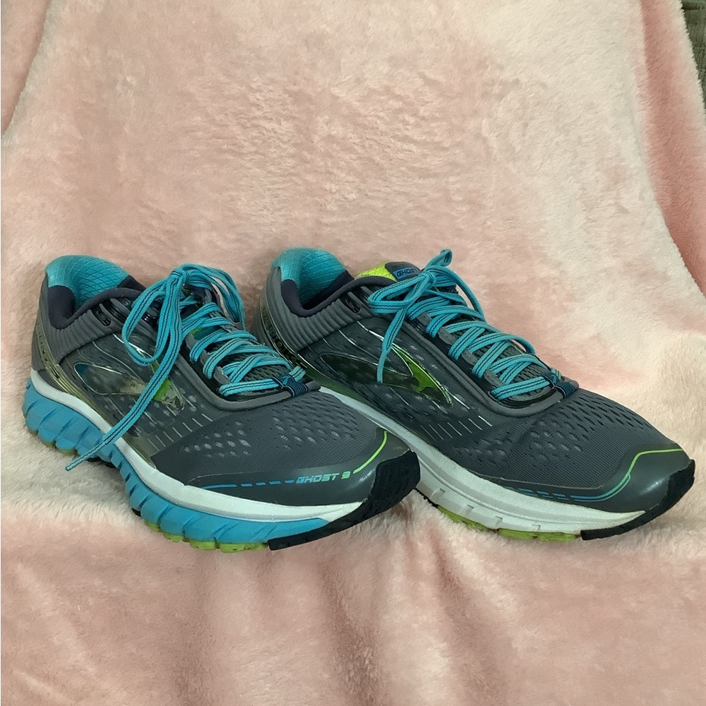 Womens Brooks Ghost 9 Running Shoes- size 11